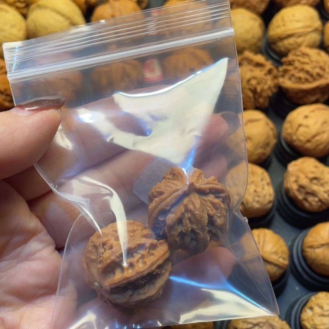 杨***丶吊坠文玩核桃核桃