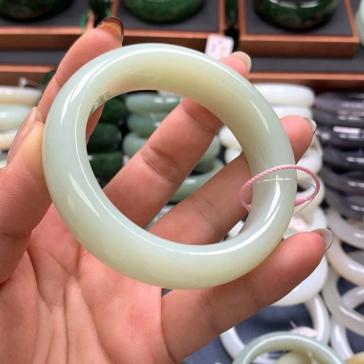 【闪购商品】未镶嵌手镯和田玉