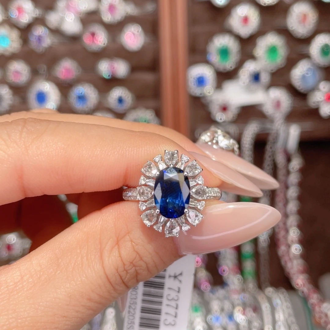 戒指蓝宝石18K金镶嵌2.5ct