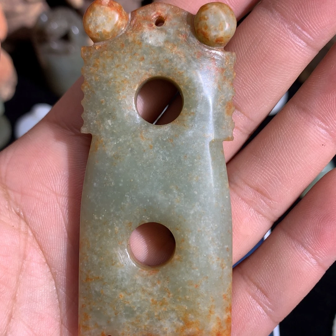 透闪石质玉未镶嵌颈饰