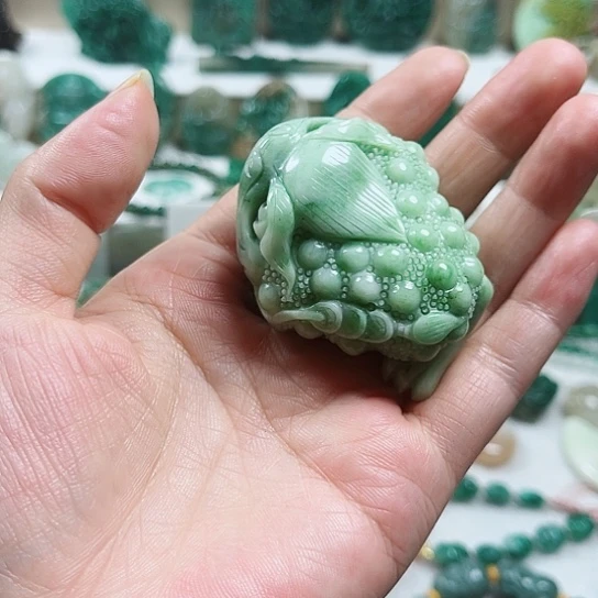 未镶嵌独山玉把件