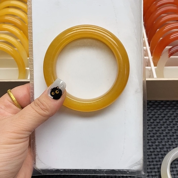 石英质玉（黄龙玉）未镶嵌手镯