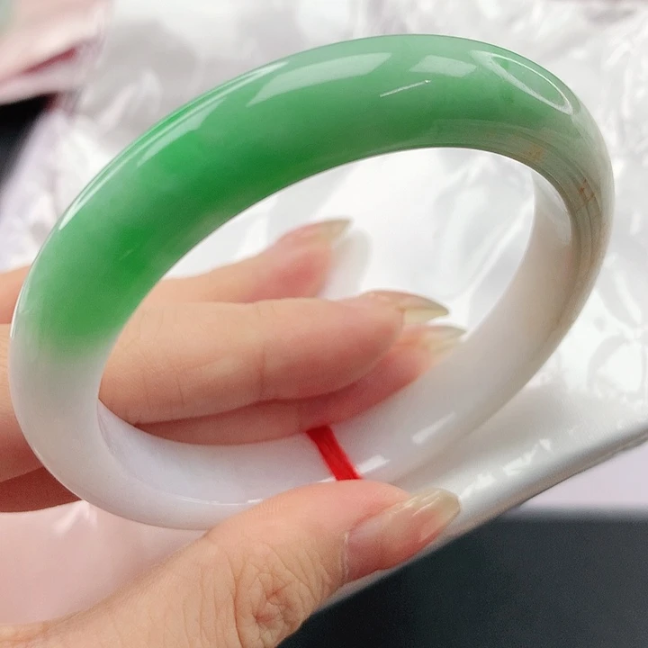 未镶嵌手镯翡翠，156