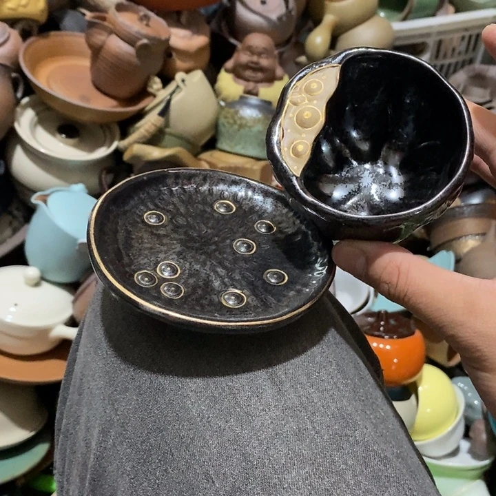 瓷片荷花的小秘密是否还有那么大
