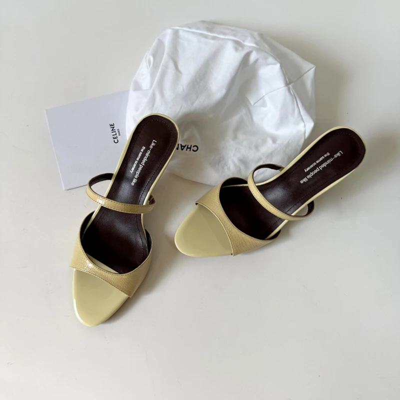 2025夏季新款法式百搭简约一字带细跟露趾拖鞋女外穿尖头高跟凉拖