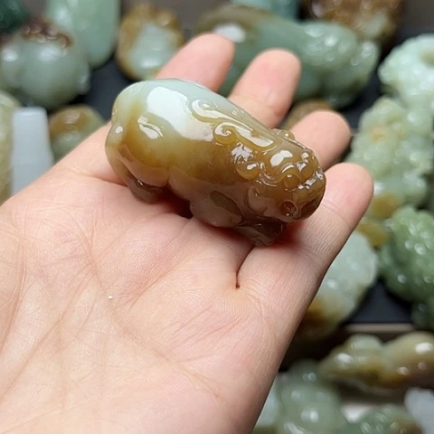 和田玉未镶嵌颈饰惊*