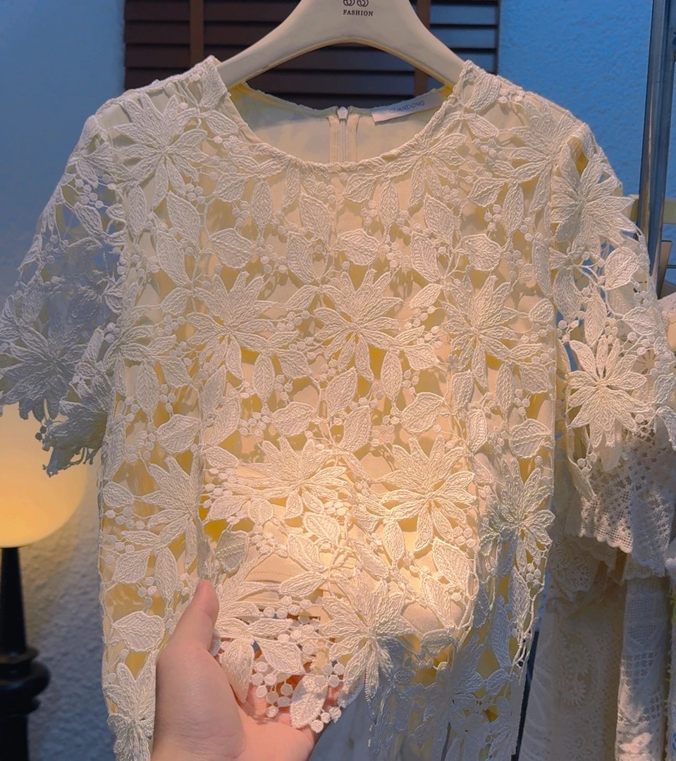 夏季新款2025镂空拼接设计感女时尚洋气镂空圆领百搭短袖上衣