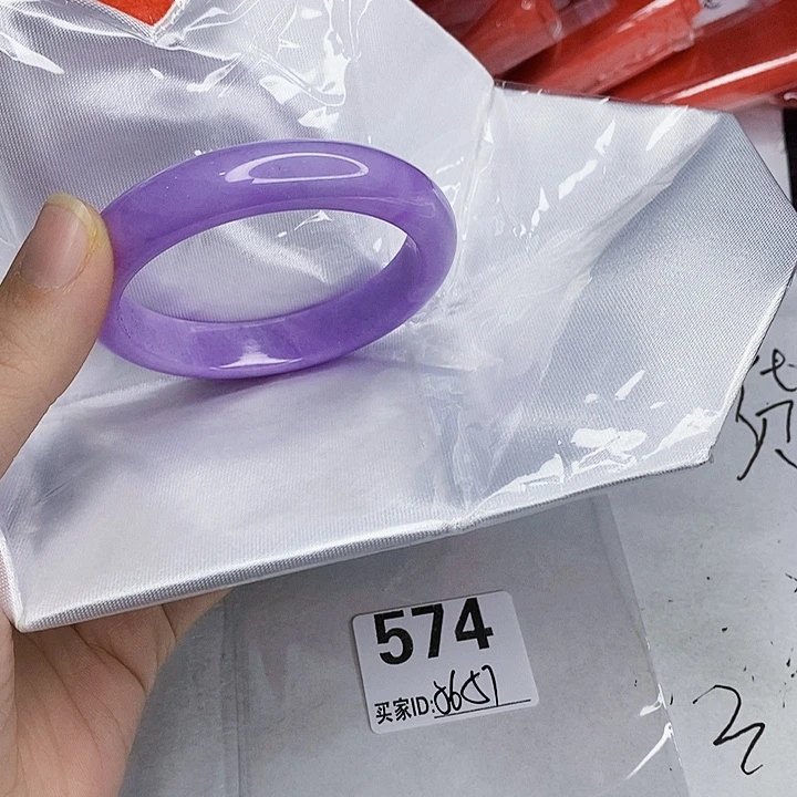 翡翠未镶嵌手镯一图一物实物为准（微瑕处理）