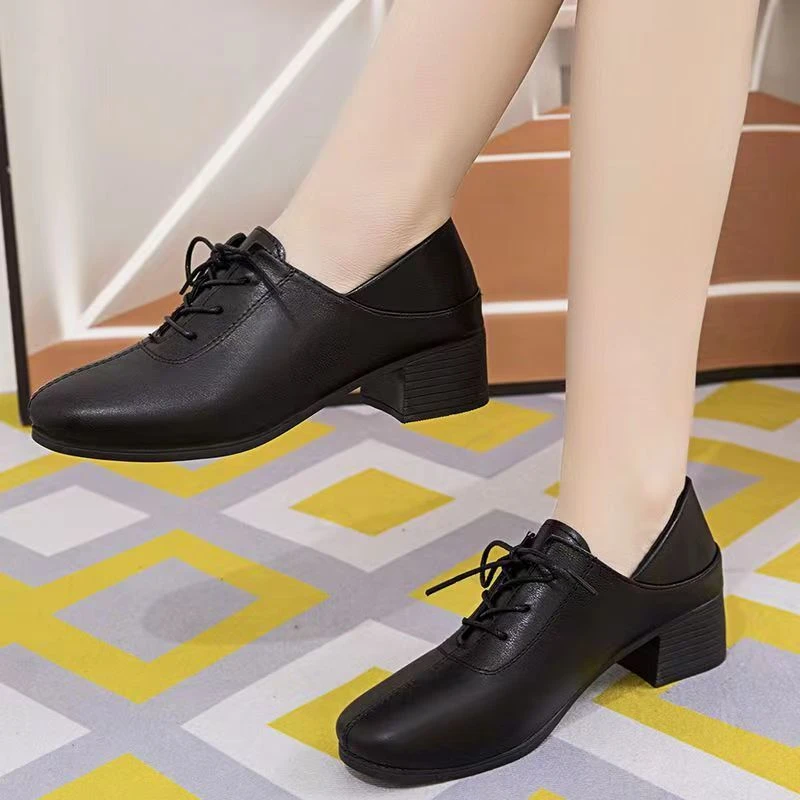 2024秋季新款软皮软面舒适黑色单鞋女低跟女鞋方头系带妈妈小皮鞋