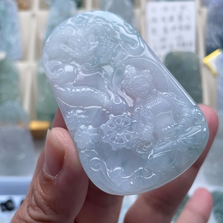 翡翠未镶嵌颈饰玉