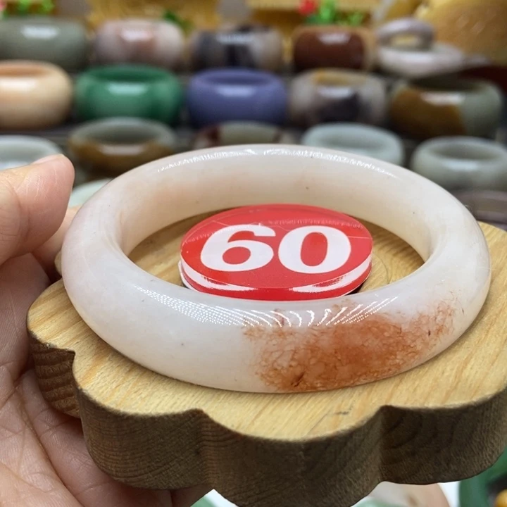 未镶嵌手镯石英质玉