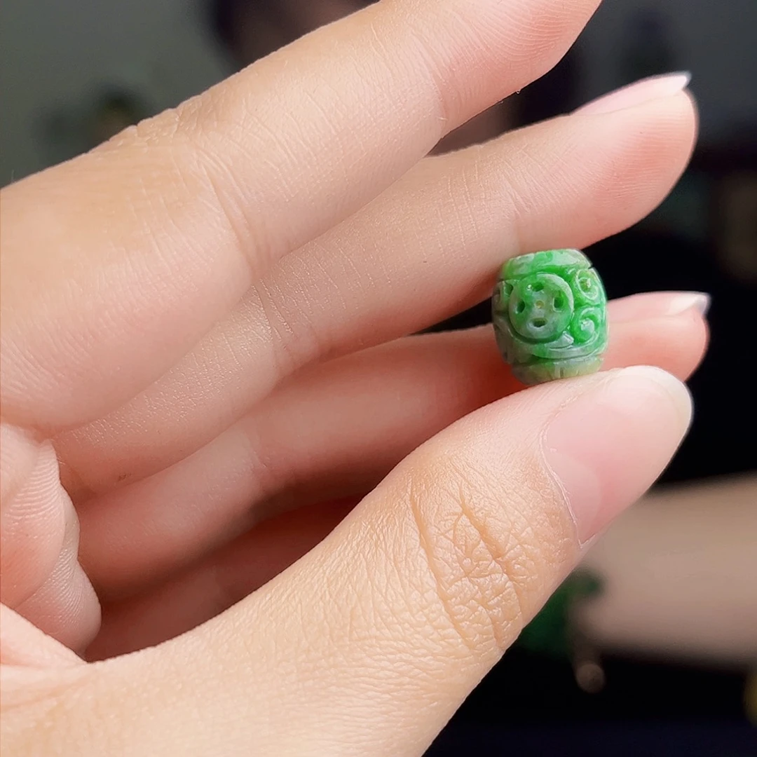 颈饰未镶嵌翡翠多样性