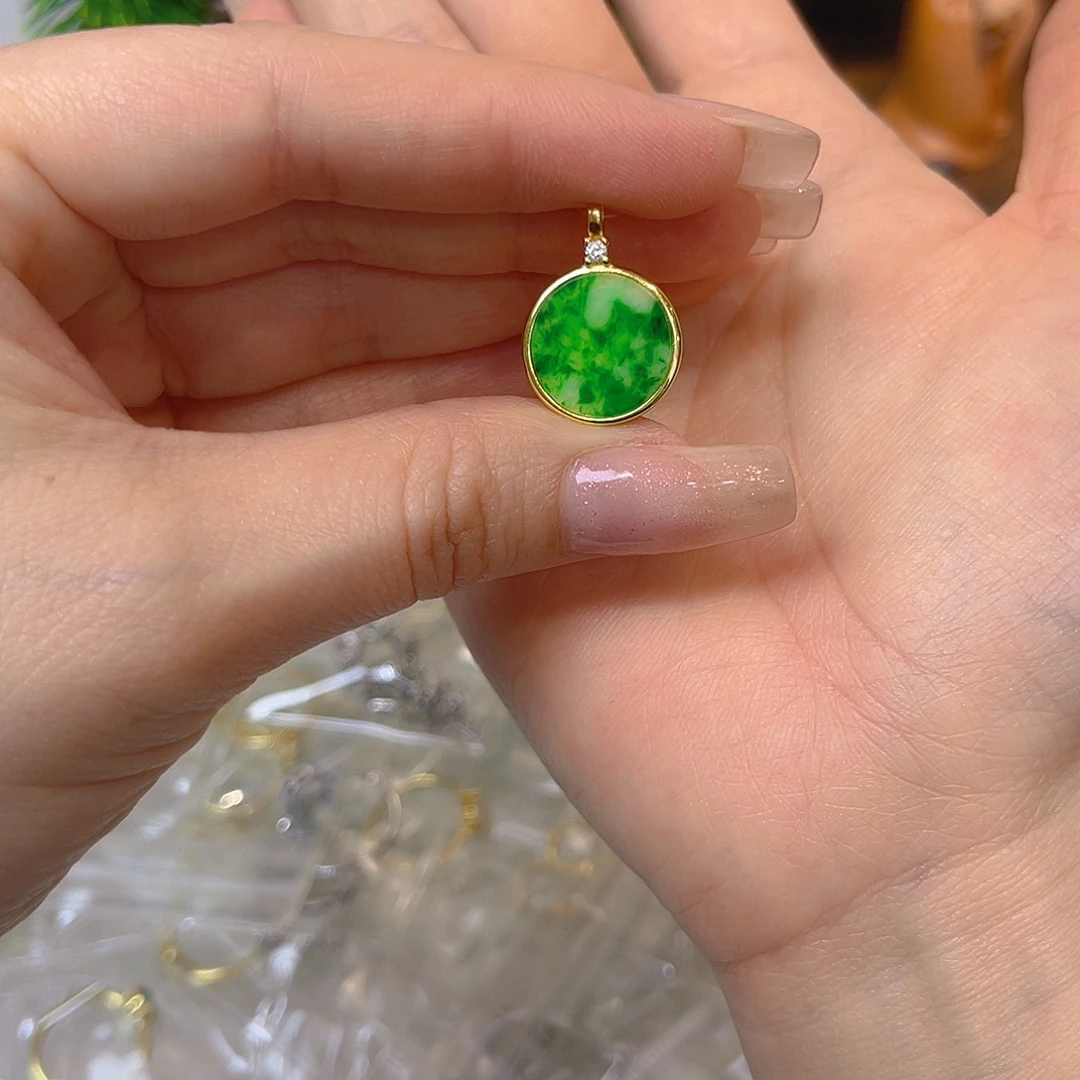 翡翠银S925镶嵌颈饰。。？。