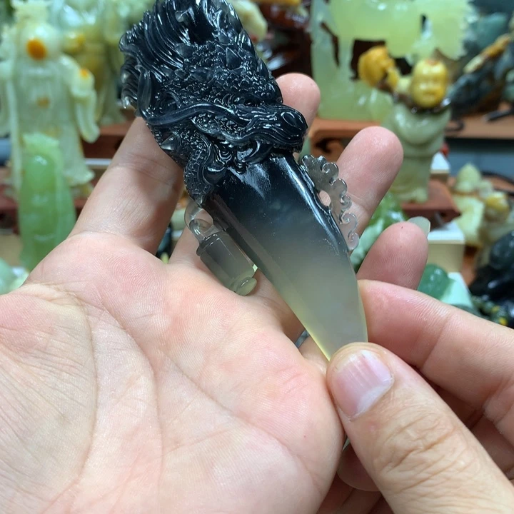 葫***蓓未镶嵌蛇纹石玉珠宝奇石
