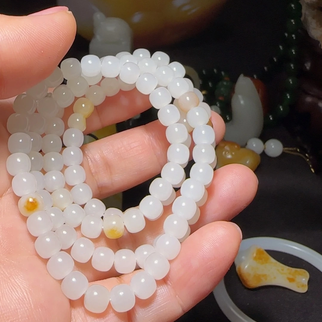 @***淡和田玉未镶嵌颈饰