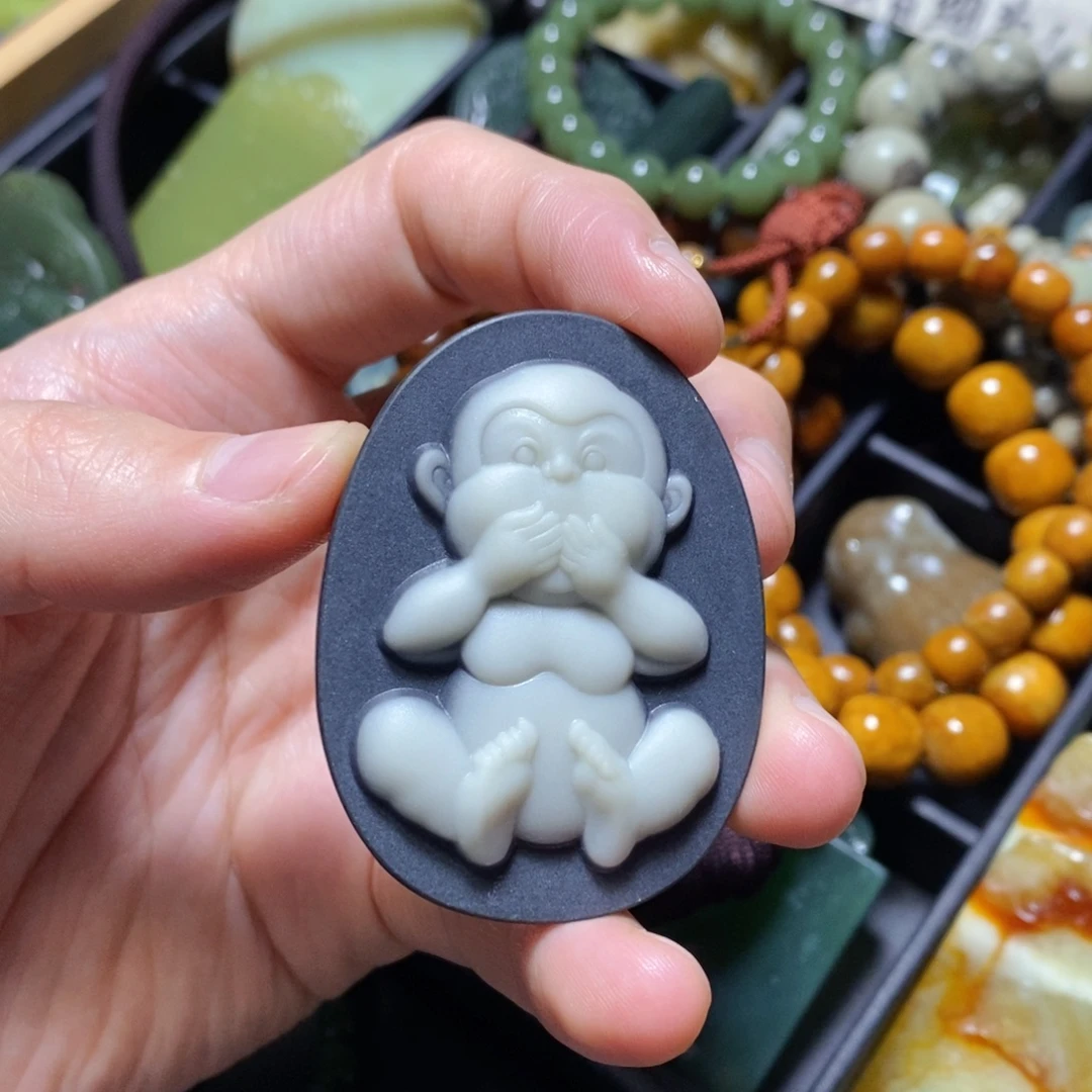 蛇纹石玉未镶嵌颈饰