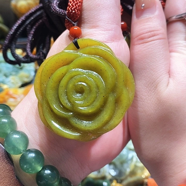 岫玉未镶嵌毛衣链