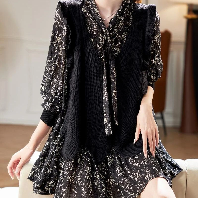新款假两件拼接时尚碎花长袖上衣设计感气质宽松中长款雪纺衫女