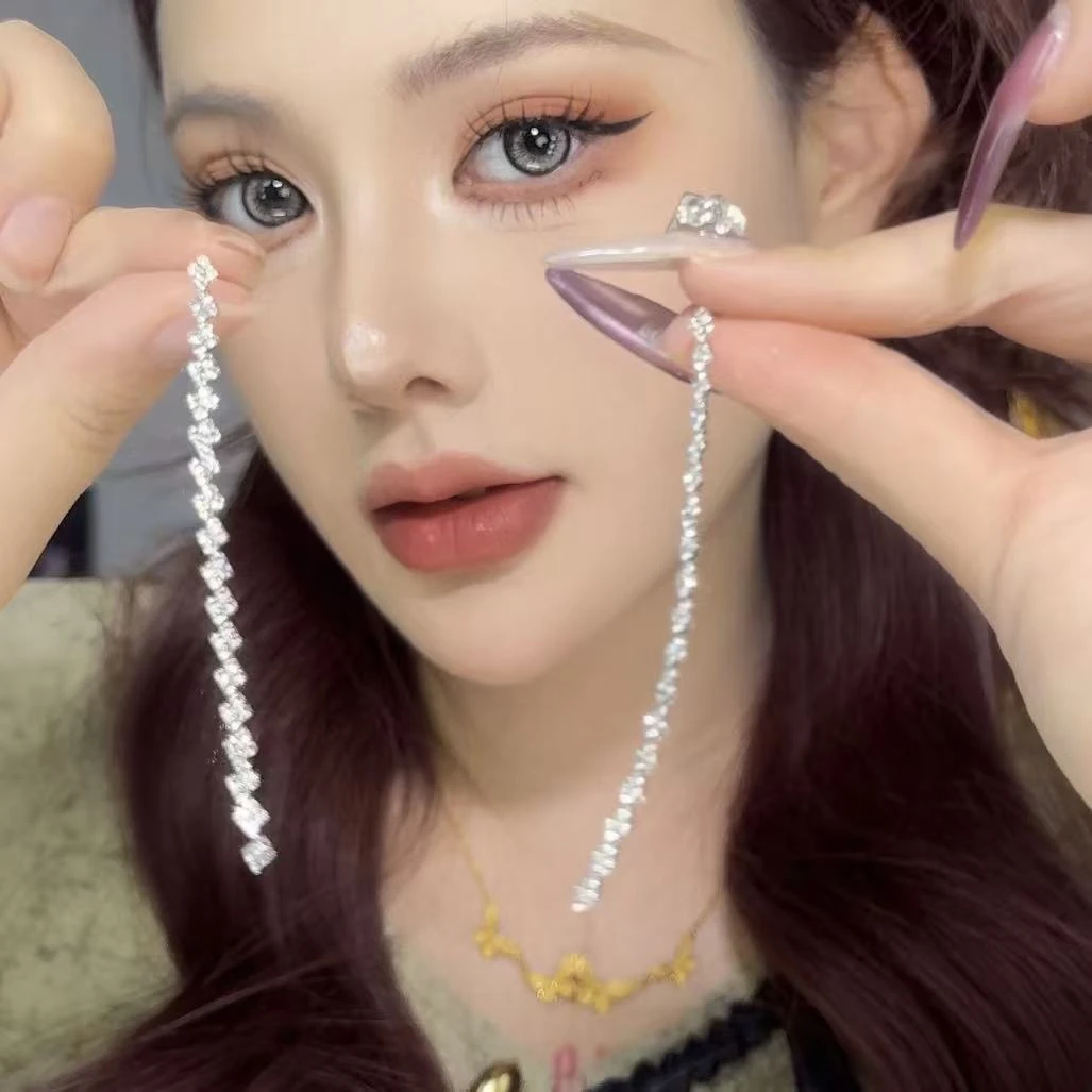 合金耳饰 小众轻奢百搭简约网红长款流苏耳钉气质时尚镶钻欧美风