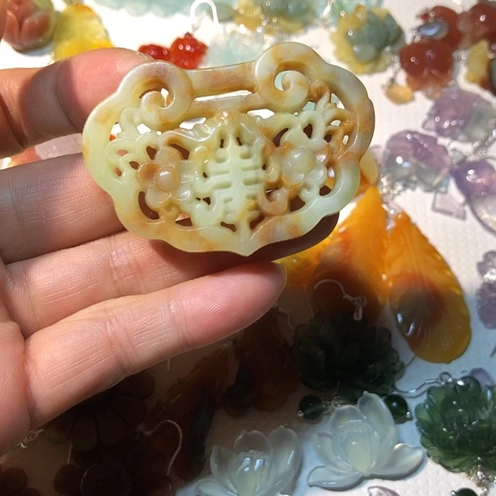 蛇纹石玉未镶嵌挂件