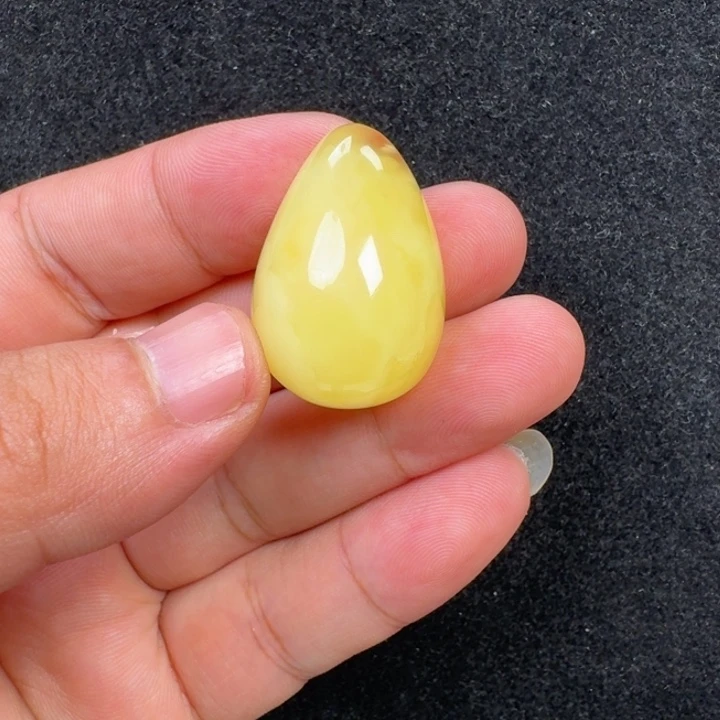 蜜蜡未镶嵌珠宝奇石