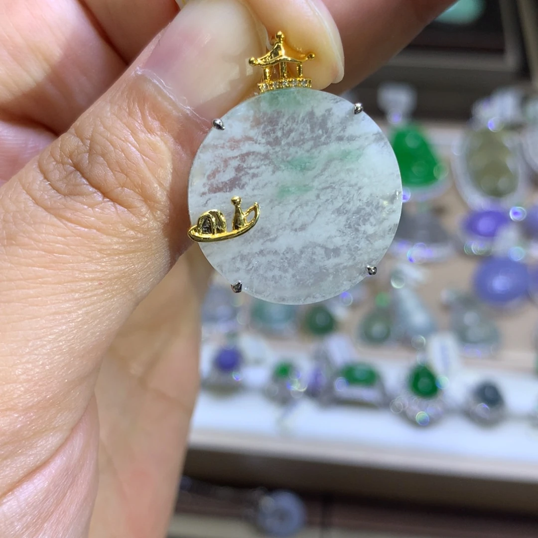 翡翠颈饰18K金镶嵌翡翠吊坠