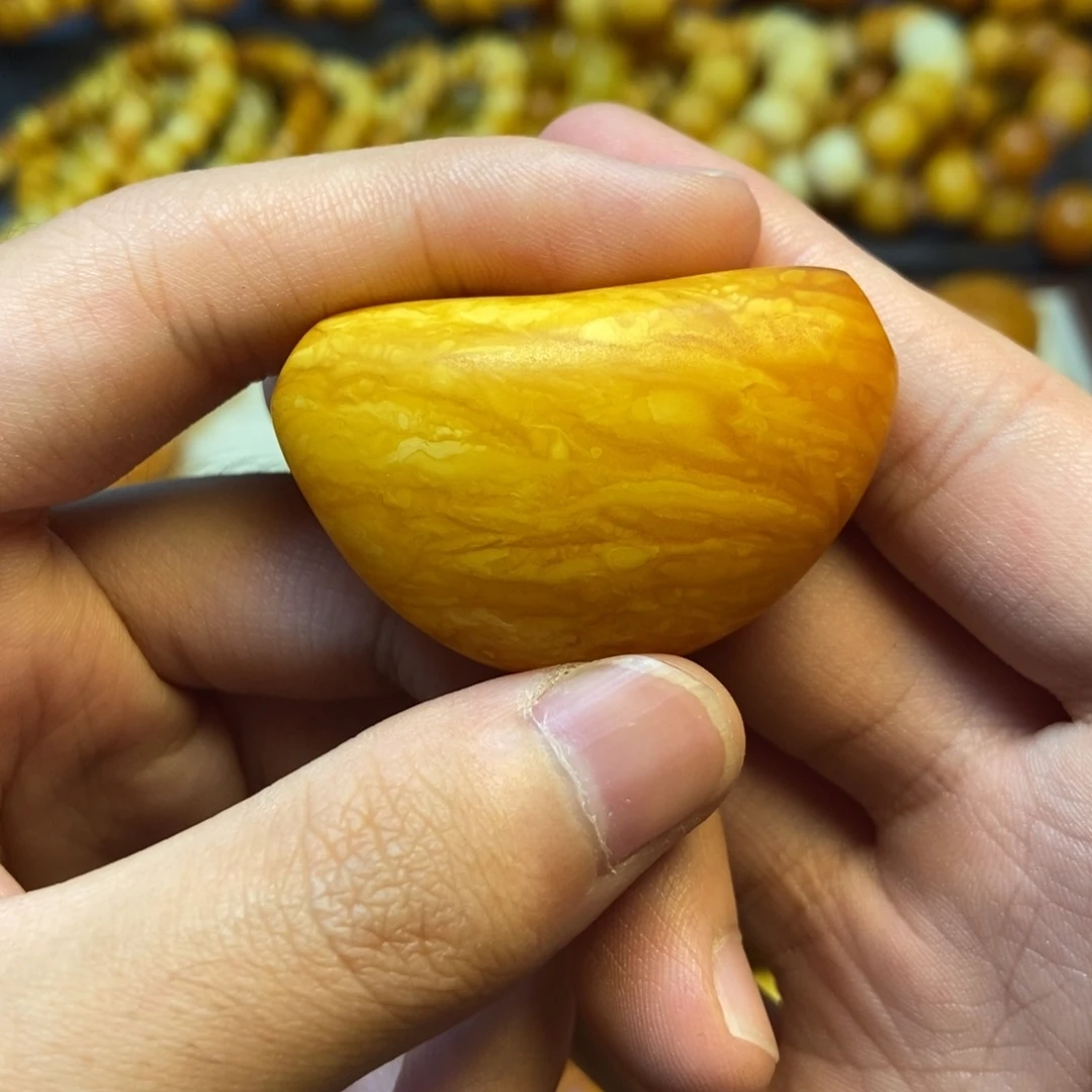 蜜蜡未镶嵌珠宝奇石