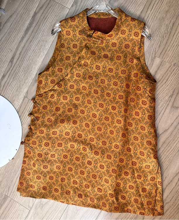 【朝烟】老钱复古范提花桑蚕丝香云纱丝质立领无袖侧盘扣中长款上衣