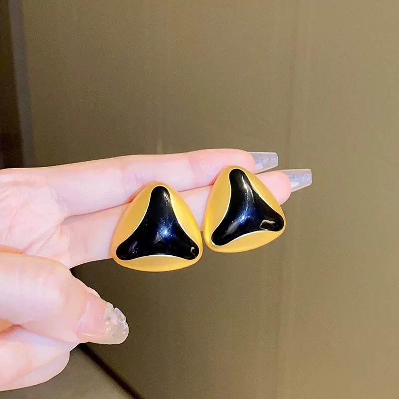 铜合金耳饰 【8757】复古宫廷黑金中古三角耳钉冷淡风小众耳环耳饰