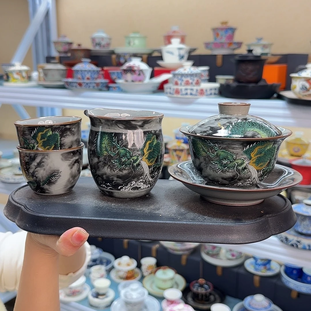 我们都在等着看看这些