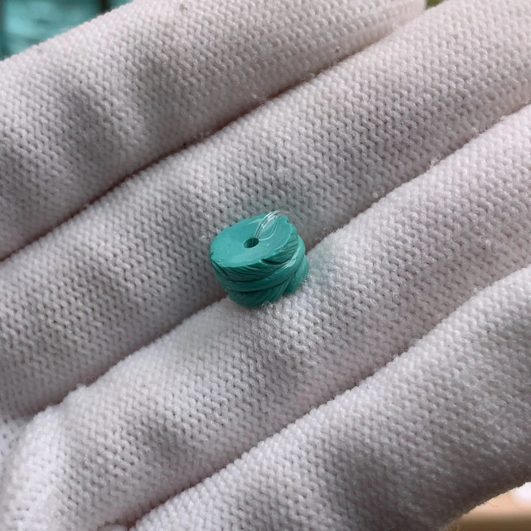 绿松石珠宝玉石未镶嵌静**若