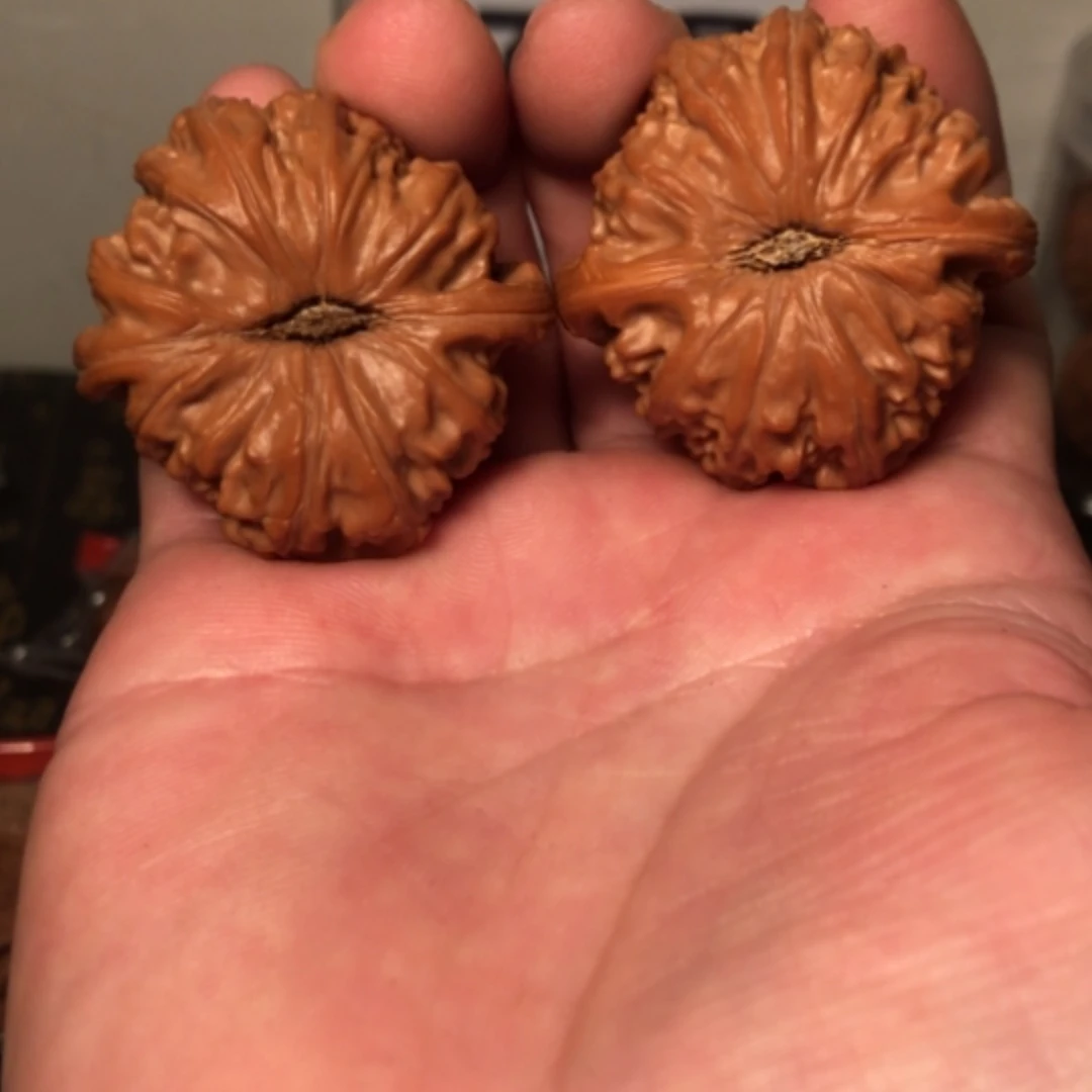 【闪购商品】文玩核桃把件闷白41