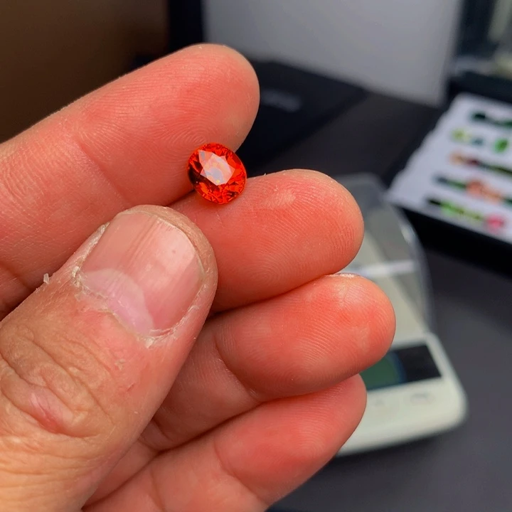 石榴石珠宝半成品未镶嵌?****?芬达石3.73克拉