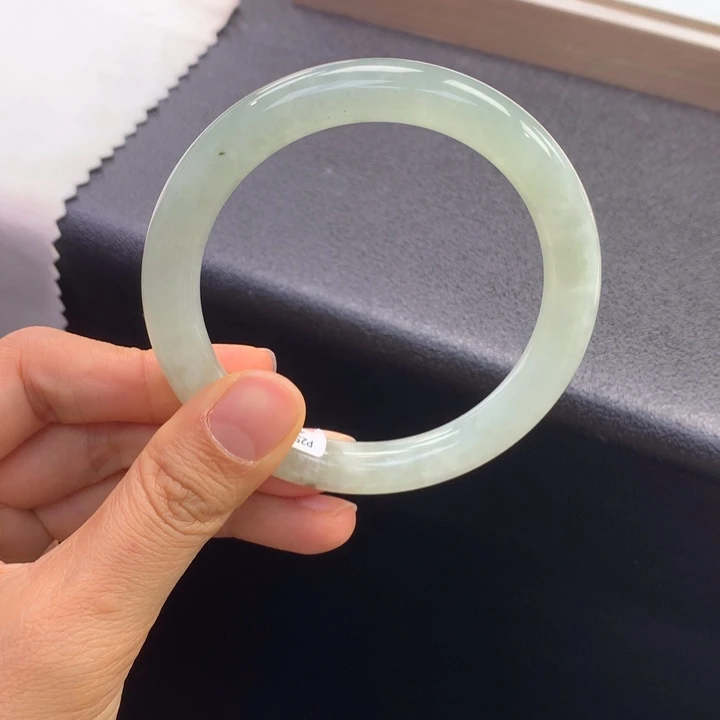 翡翠未镶嵌手镯退货需手镯吊牌标签完好