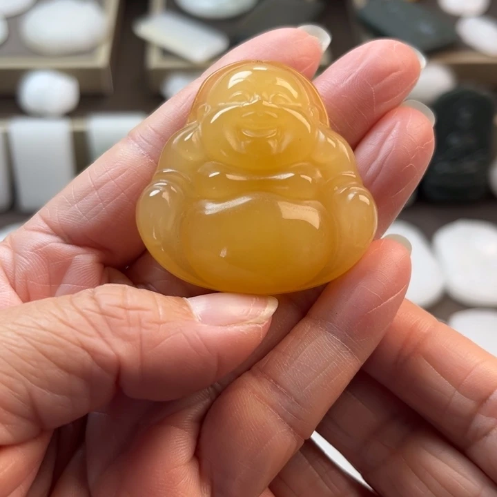 颈饰未镶嵌石英质玉（金丝玉）