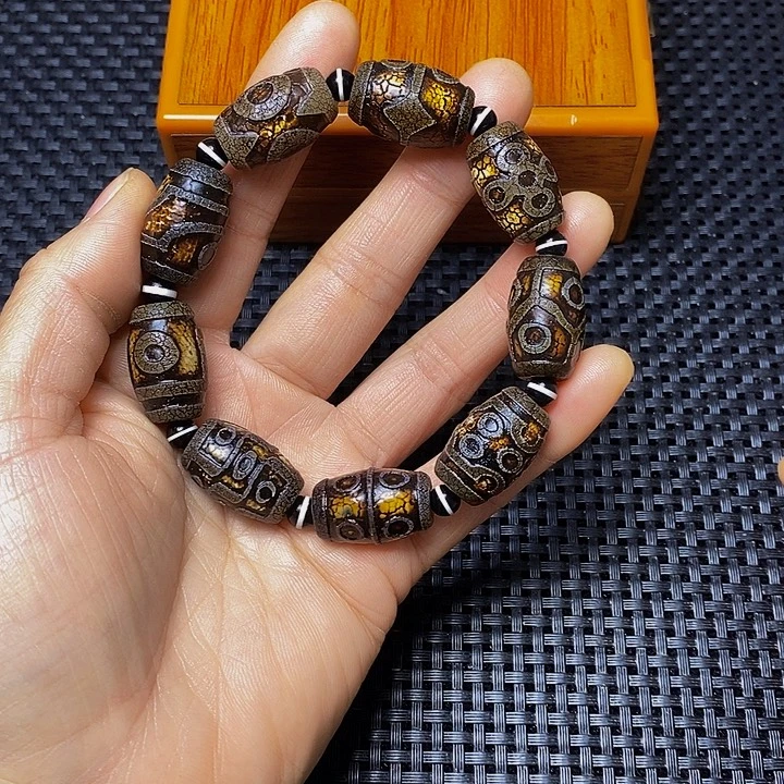 楊***》玛瑙/玉髓未镶嵌手链