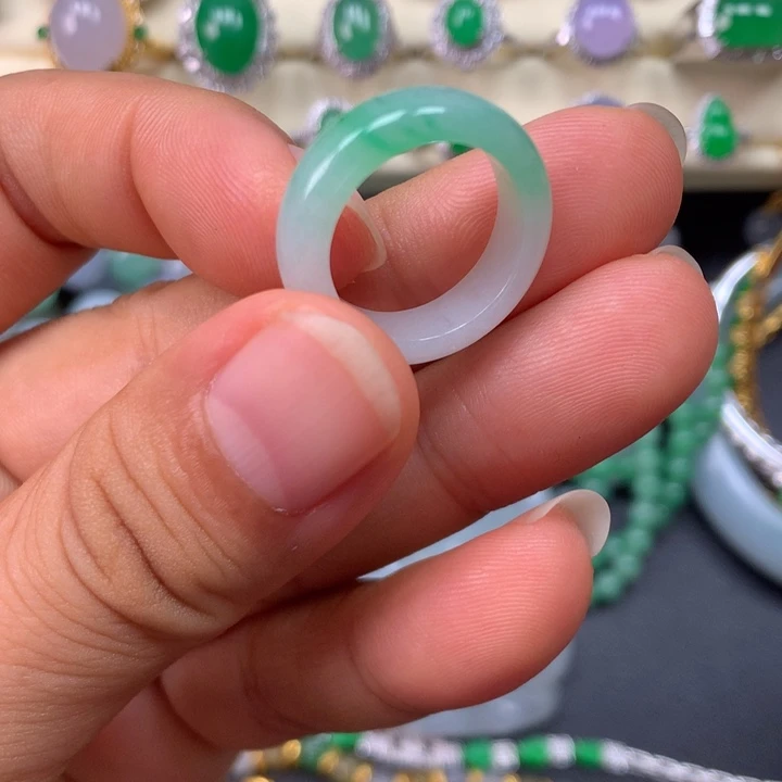 翡翠未镶嵌戒指戒圈