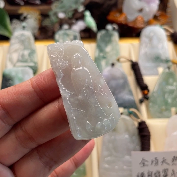 翡翠未镶嵌颈饰玉