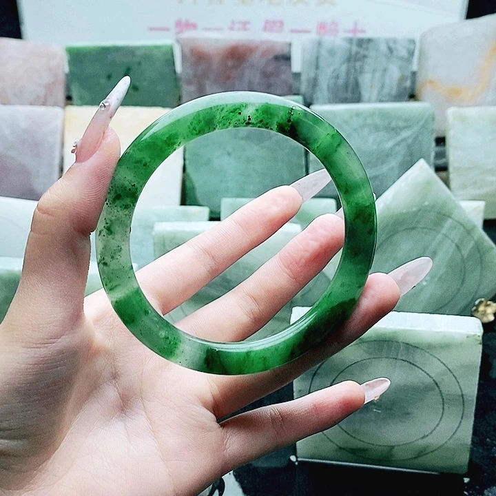 定制石英质玉（天山翠）幸*?