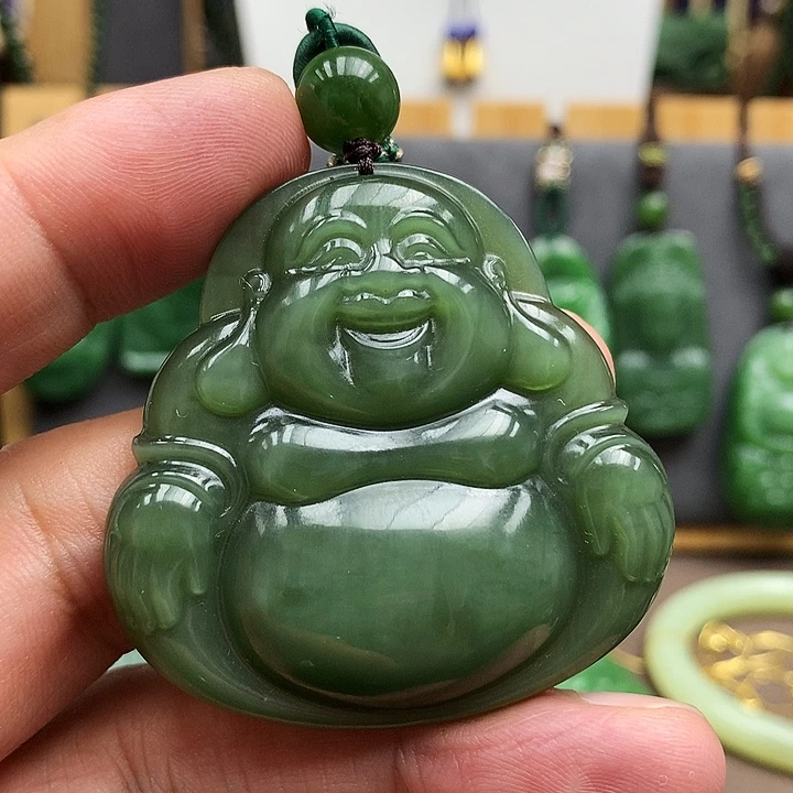 大***树和田玉（碧玉）未镶嵌颈饰