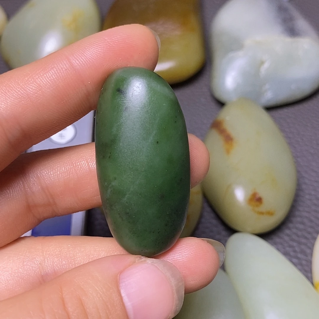 未镶嵌和田玉（糖玉）挂件