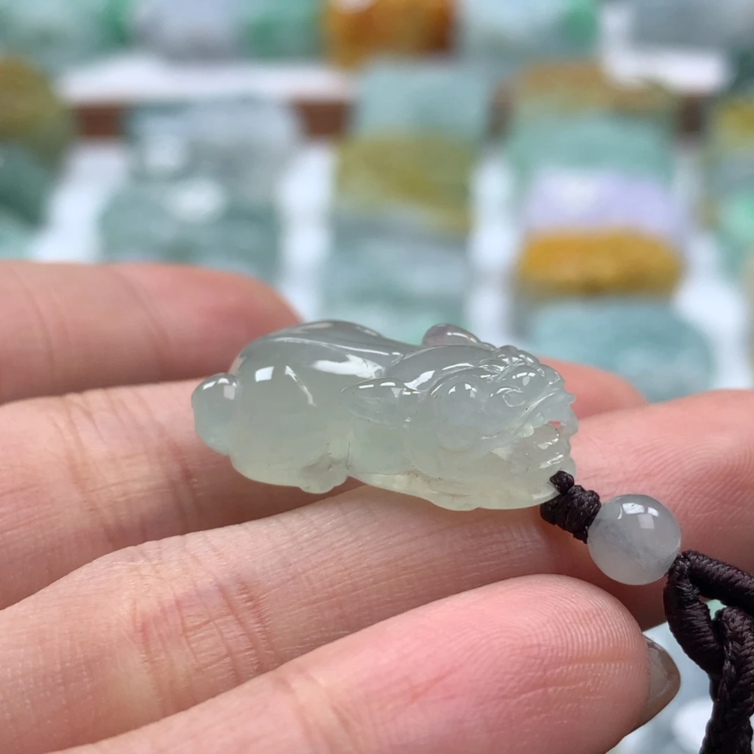 翡翠未镶嵌颈饰貔貅29