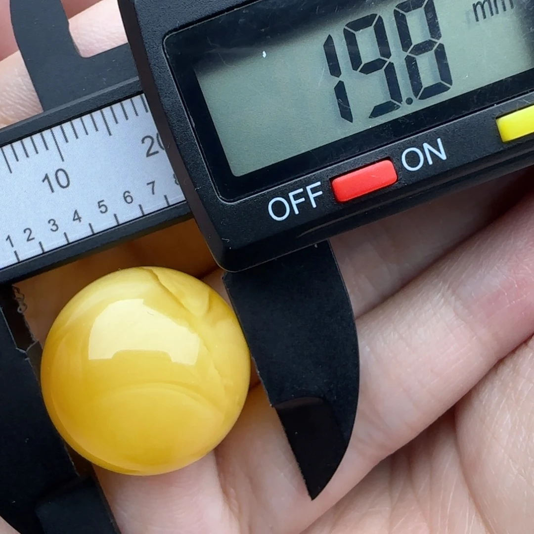 蜜蜡未镶嵌裸石鸡油红溶洞圆珠