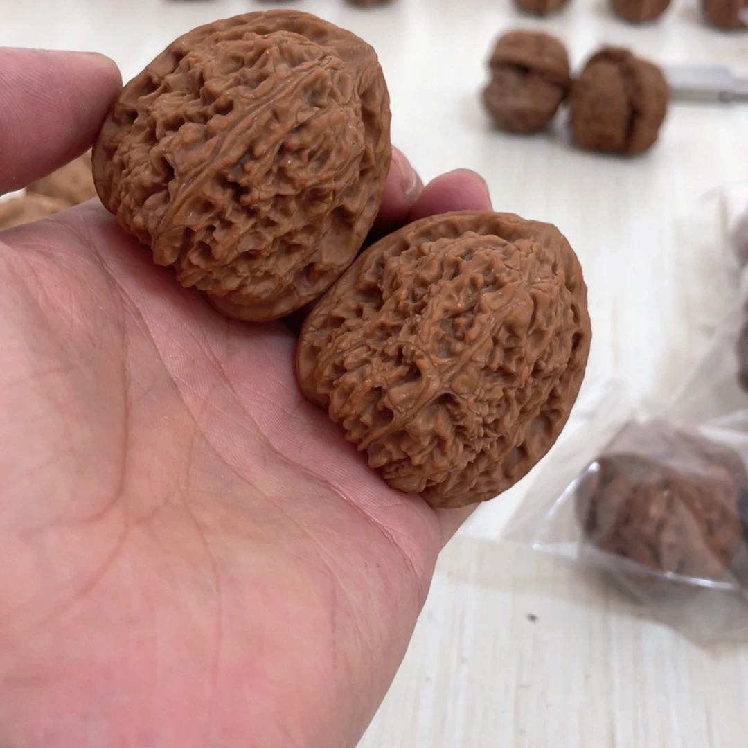 欧***哥文玩核桃吊坠南疆