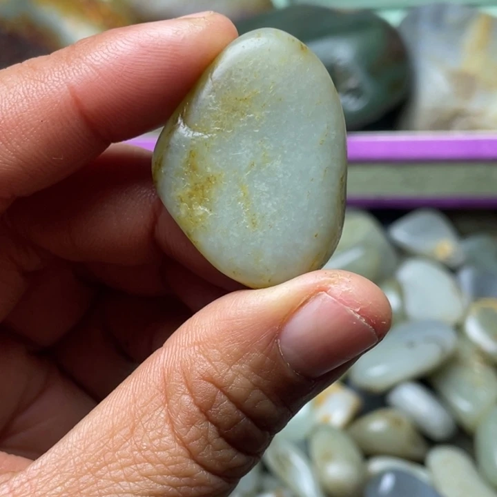 和田玉未镶嵌珠宝半成品