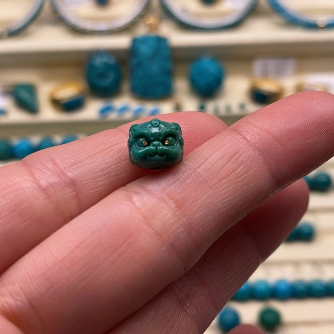 绿松石未镶嵌珠宝奇石直径9.1×7.7醒狮