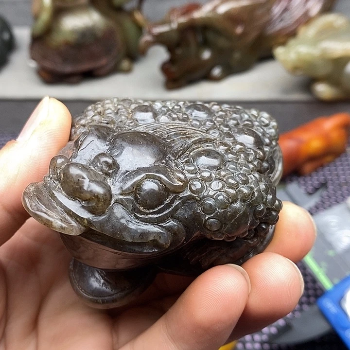 未镶嵌蛇纹石玉颈饰