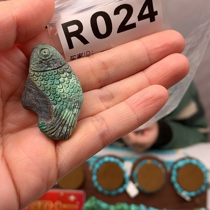 绿松石未镶嵌原矿