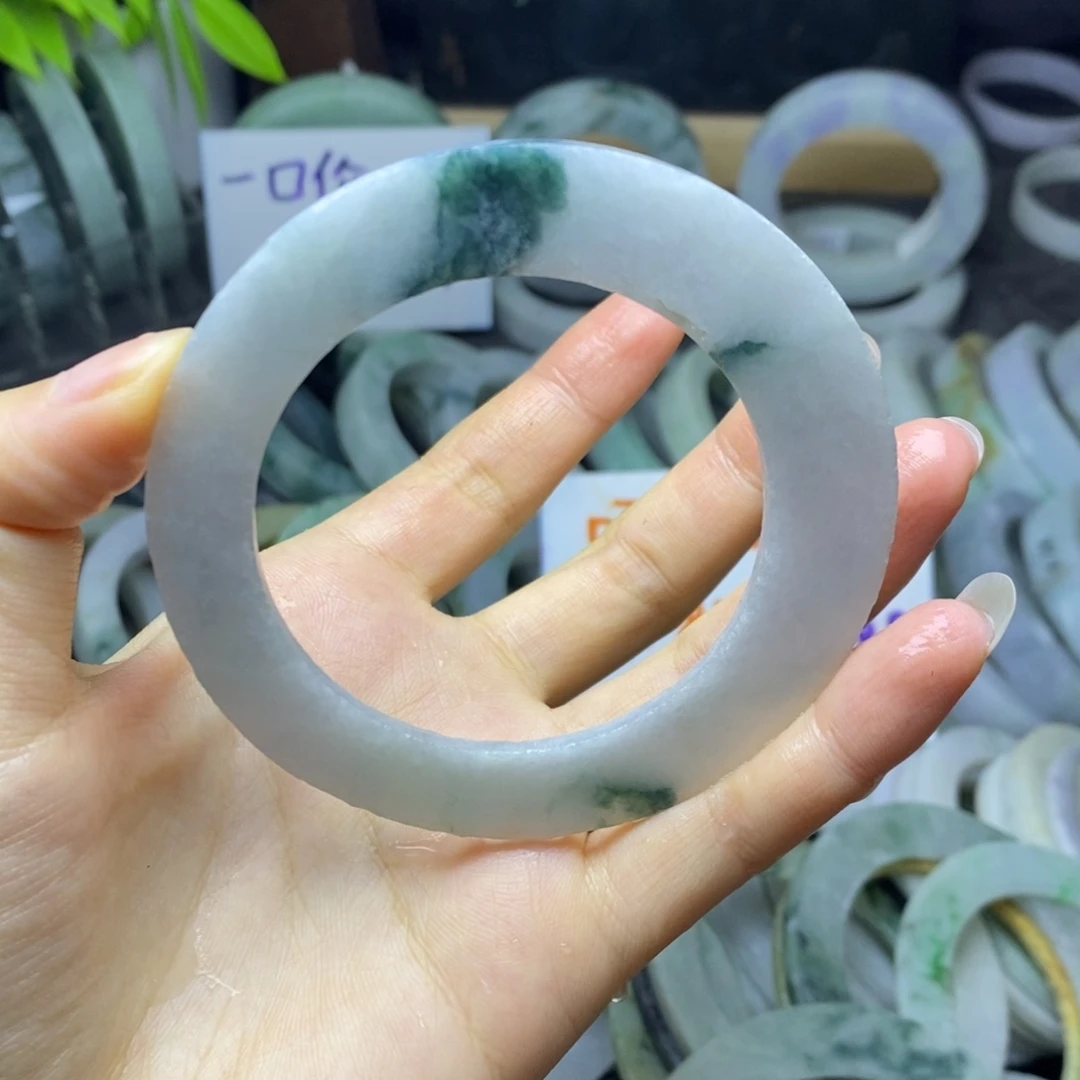 定制翡翠未镶嵌手镯