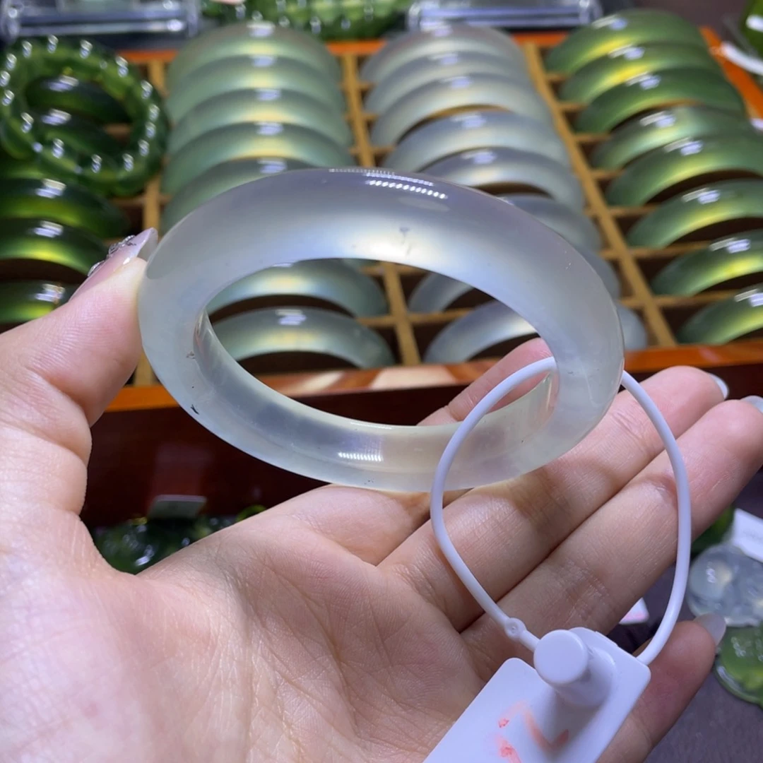 未镶嵌岫玉手镯5657